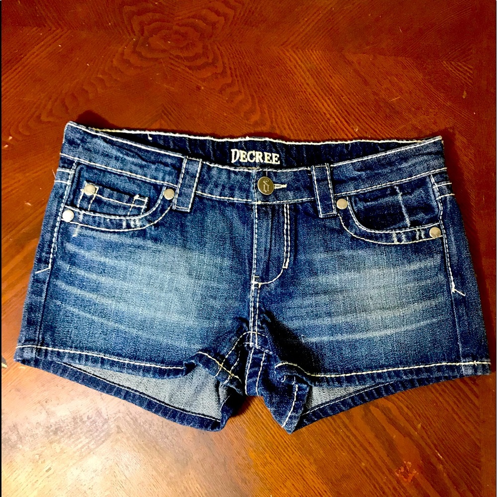 Women’s Size 5 Blue Decree Jean Shorts